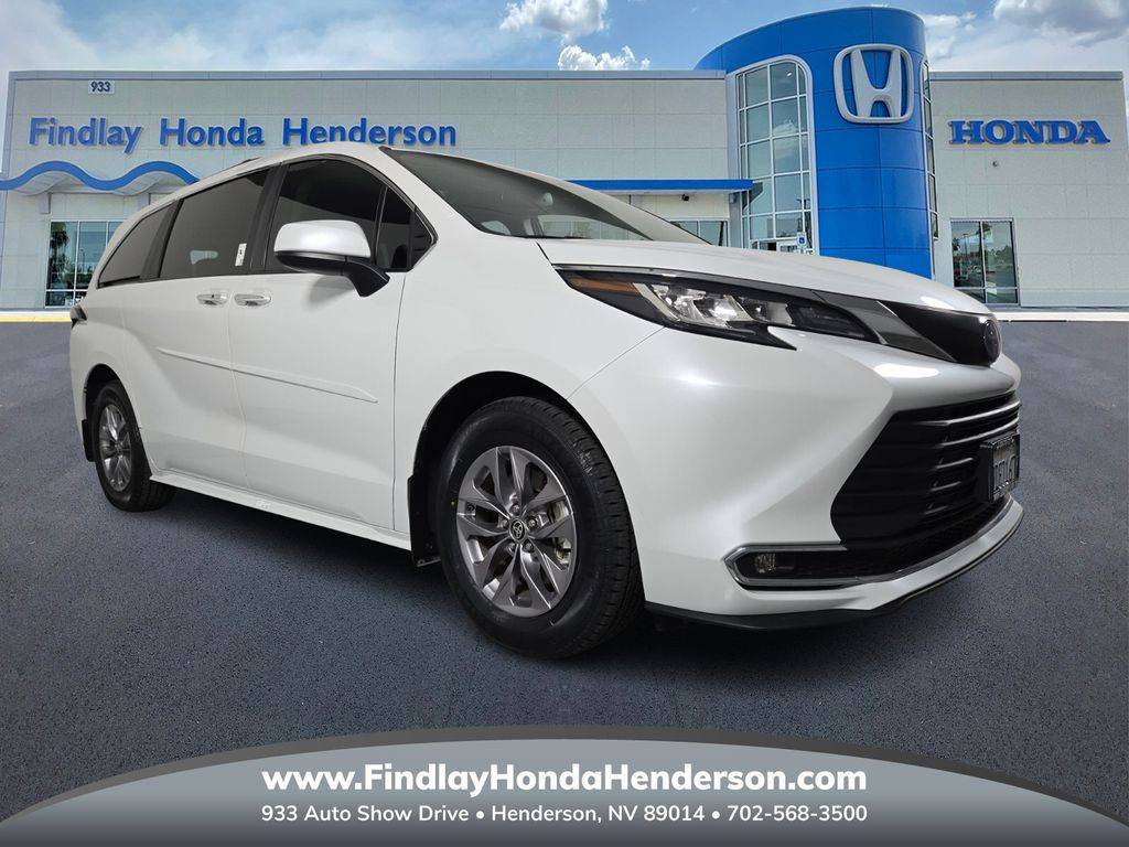 2022 Toyota Sienna XLE — Minivan — 40,895 mi — Henderson, NV