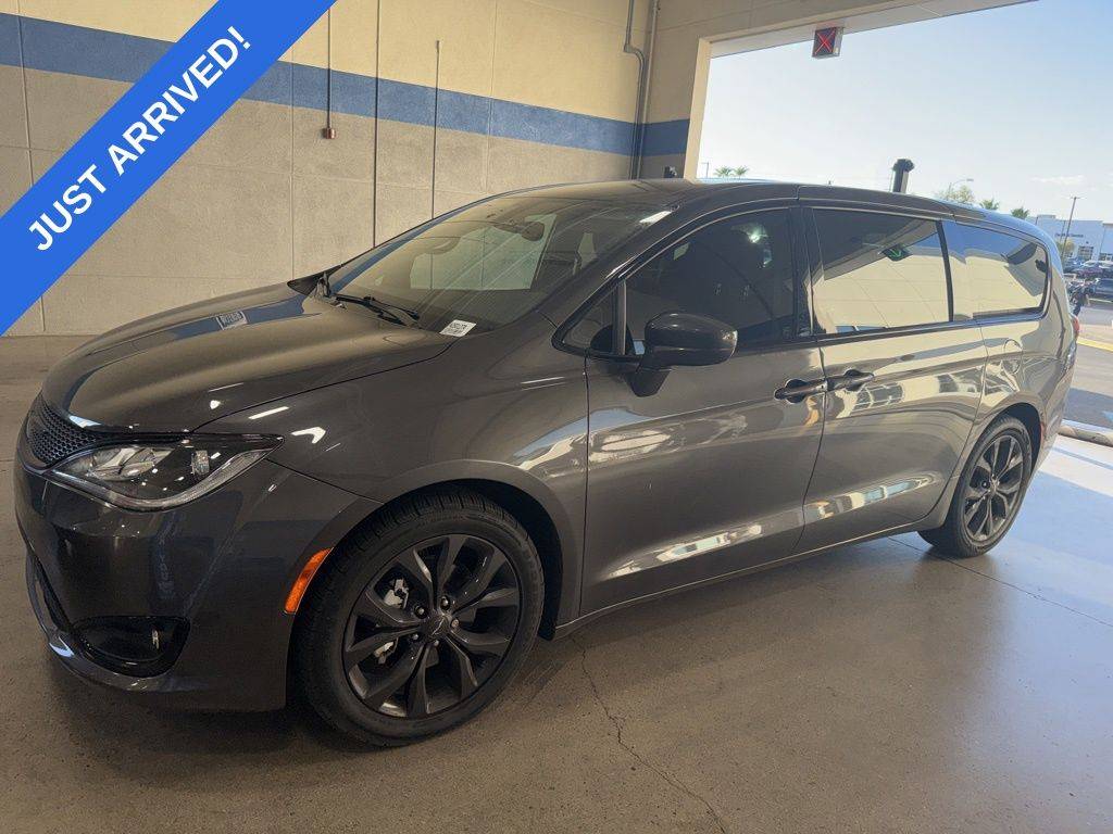 2020 Chrysler Pacifica Touring — Minivan — 82,600 mi — Henderson, NV