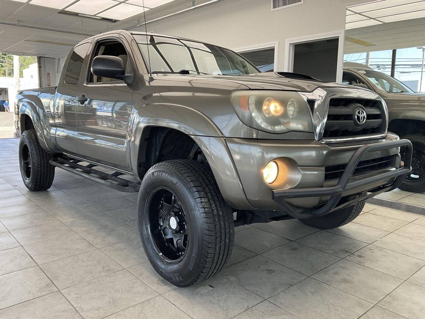 2010 Toyota Tacoma Base — Pickup Truck — 142,517 mi — Milford, CT