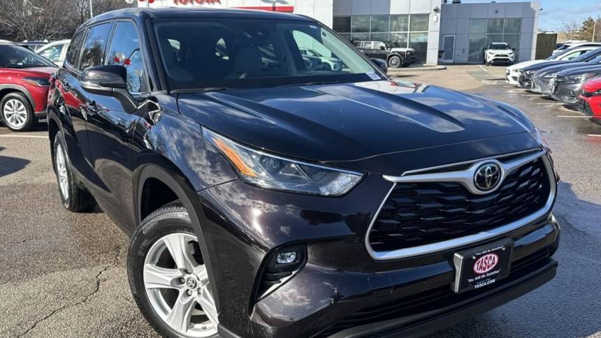 2022 Toyota Highlander LE — SUV — 18,900 mi — Dorchester, MA