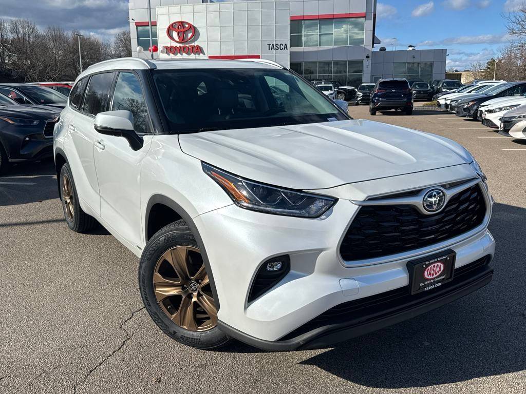 2022 Toyota Highlander Hybrid Bronze Edition — SUV — 32,165 mi — Dorchester, MA