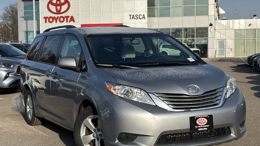 2017 Toyota Sienna LE — Minivan — 57,651 mi — Dorchester, MA