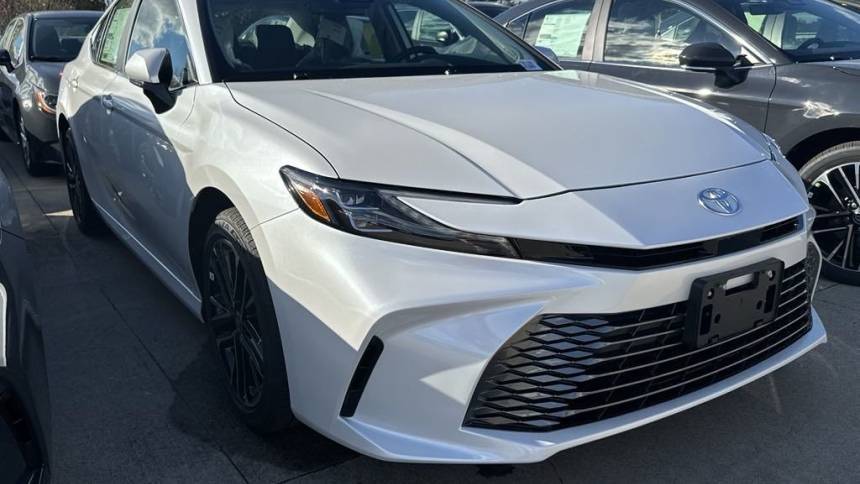 2025 Toyota Camry Hybrid XSE — Sedan — 18,025 mi — Dorchester, MA