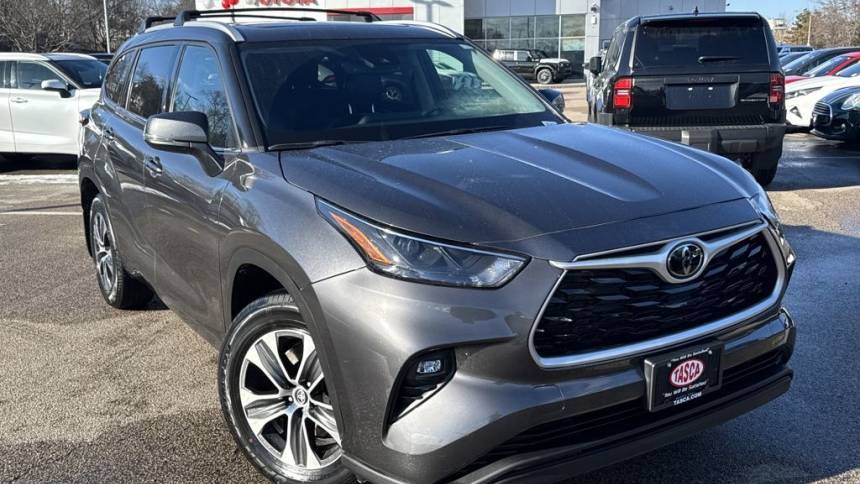 2022 Toyota Highlander XLE — SUV — 49,707 mi — Dorchester, MA