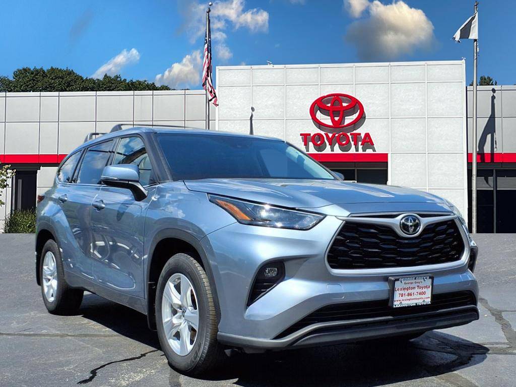 2022 Toyota Highlander LE