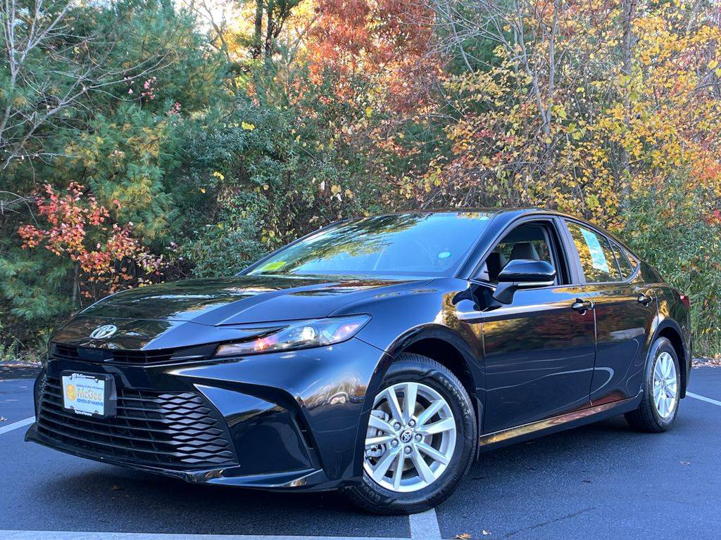 2025 Toyota Camry Hybrid LE — Sedan — 5,691 mi — Hanover, MA