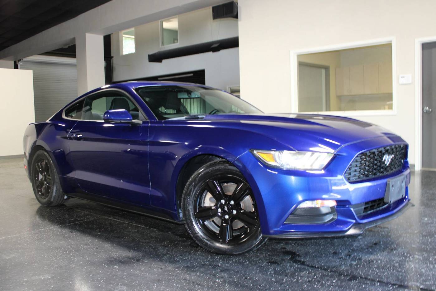 2016 Ford Mustang V6