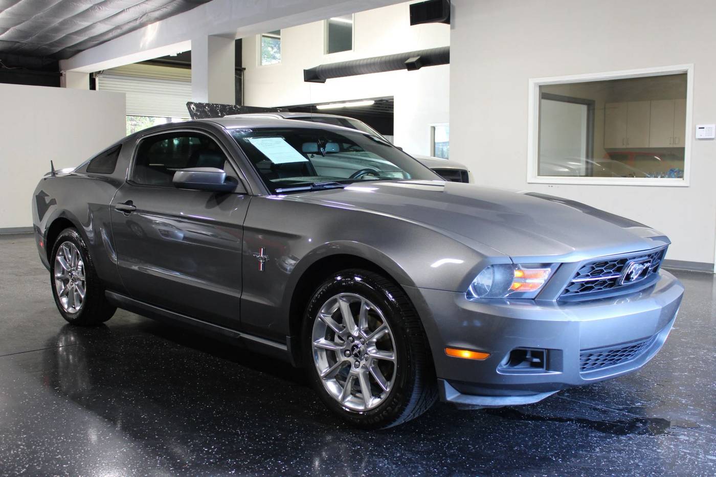 2010 Ford Mustang V6