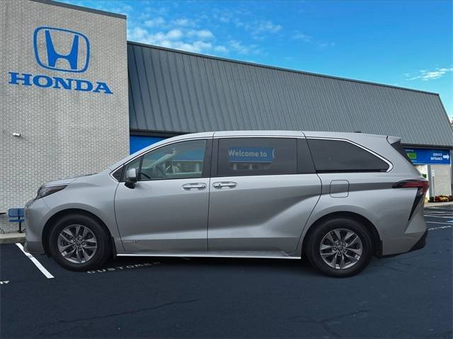 2021 Toyota Sienna XLE — Minivan — 84,061 mi — Hanover Hanover, MA