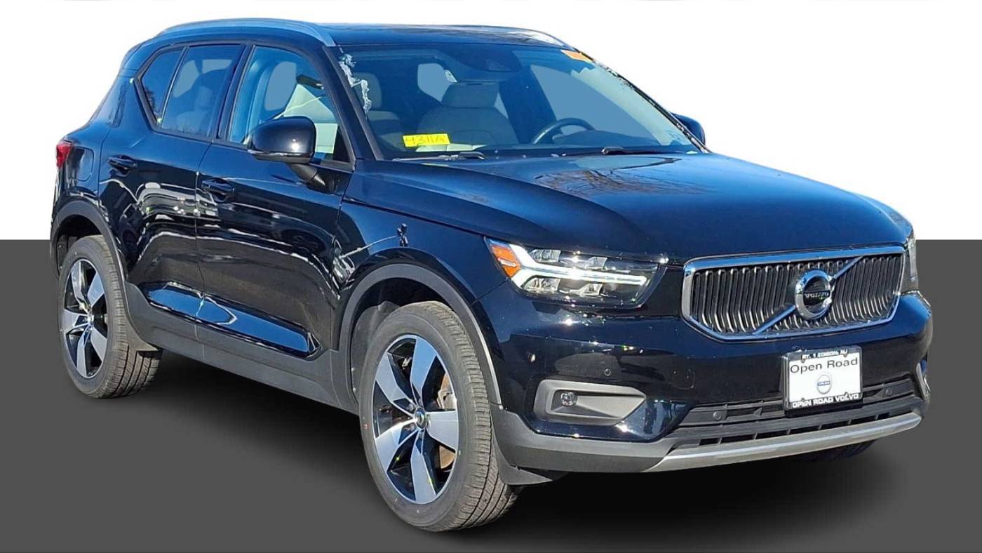 2022 Volvo XC40 Momentum — SUV — 42,005 mi — Edison, NJ