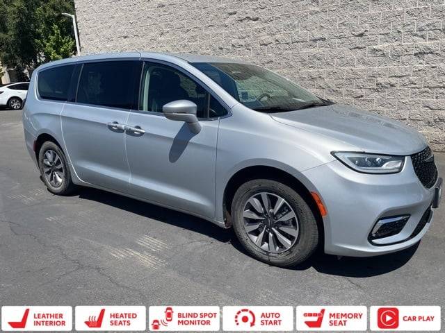 2022 Chrysler Pacifica Hybrid Touring L — Minivan — 42,023 mi — Yuba City, CA