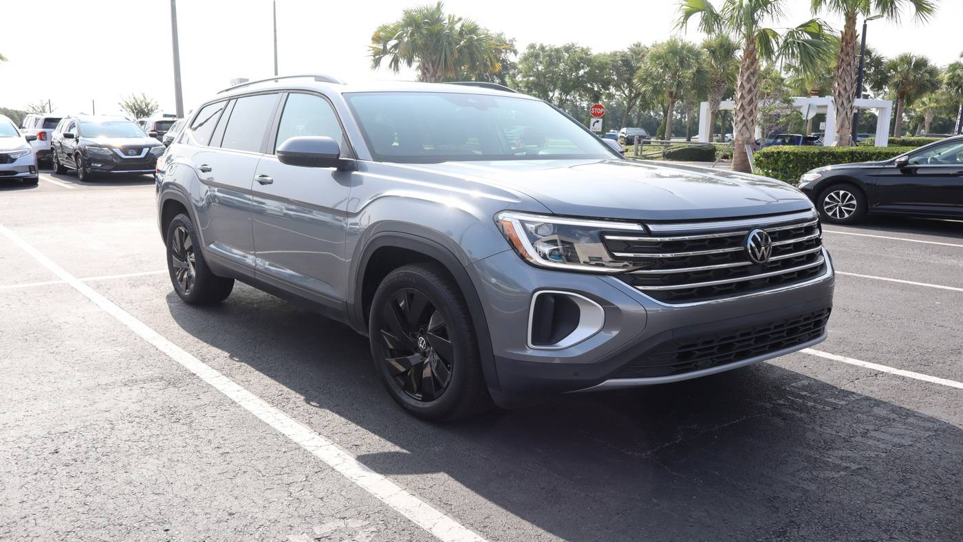 2024 Volkswagen Atlas SE with Technology — SUV — 20,788 mi — Daytona Beach, FL