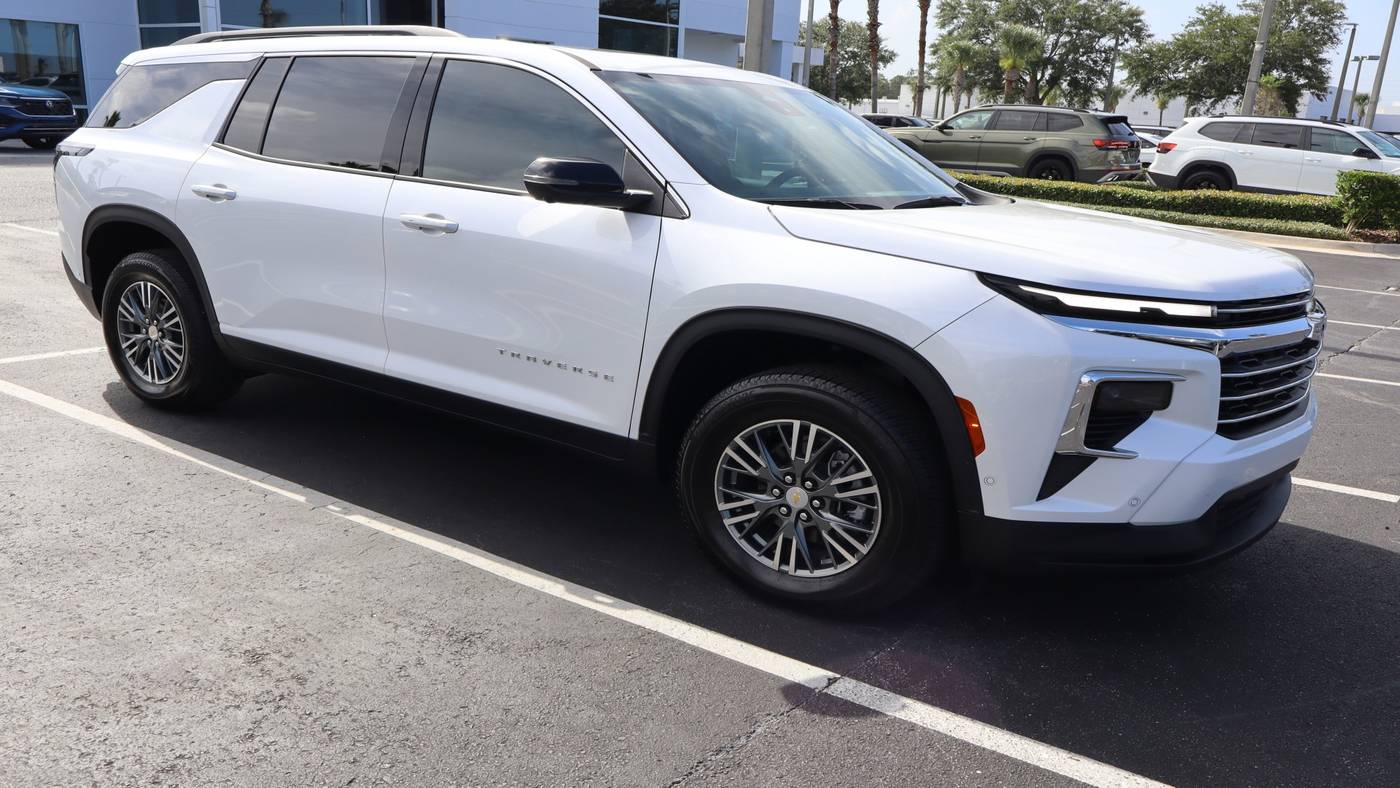 2024 Chevrolet Traverse LT — SUV — 3,678 mi — Daytona Beach, FL