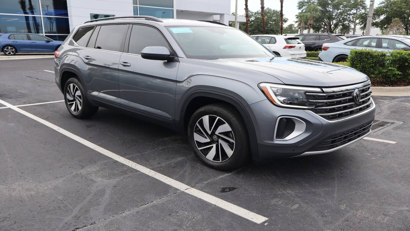 2024 Volkswagen Atlas SE with Technology — SUV — 13,701 mi — Daytona Beach, FL