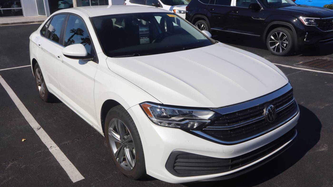 2023 Volkswagen Jetta SE — Sedan — 5,254 mi — Daytona Beach, FL