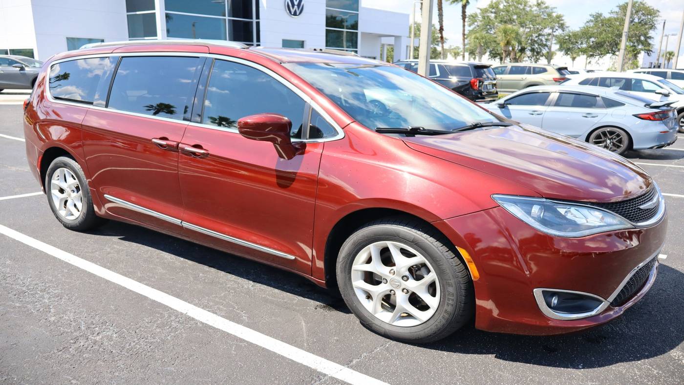 2017 Chrysler Pacifica Touring L Plus — Minivan — 62,735 mi — Daytona Beach, FL