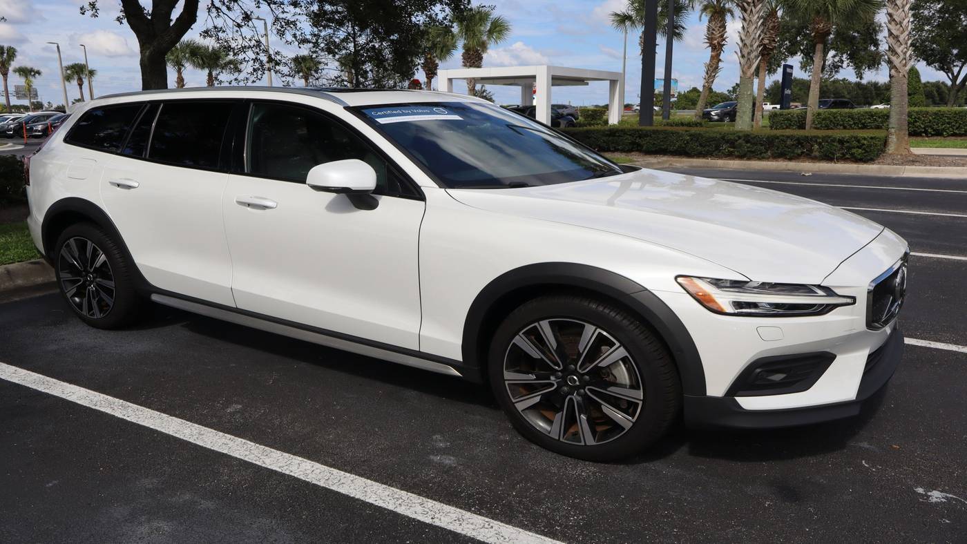 2024 Volvo V60 Cross Country Ultimate — Wagon — 5,741 mi — Daytona Beach, FL