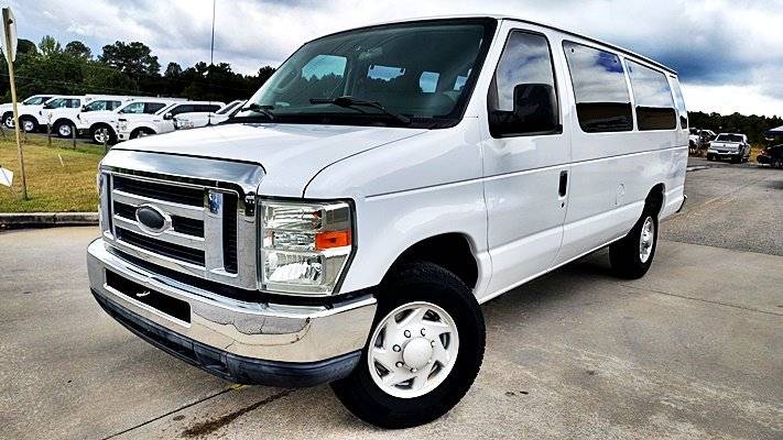 2014 Ford Econoline Wagon E-350 Super Duty XLT — Passenger Van — 118,631 mi — Loganville, GA