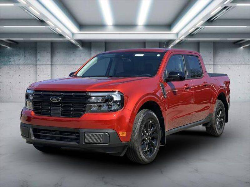 2023 Ford Maverick LARIAT — Pickup Truck — 5,106 mi — St. James, NY