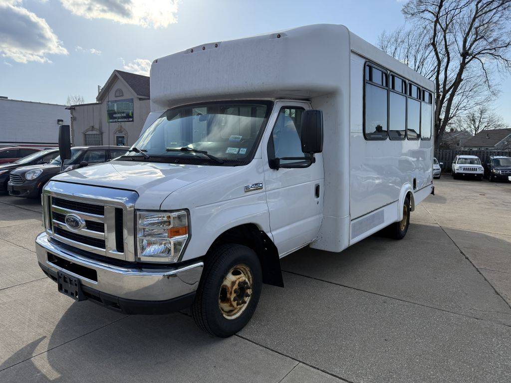 2016 Ford E-450
