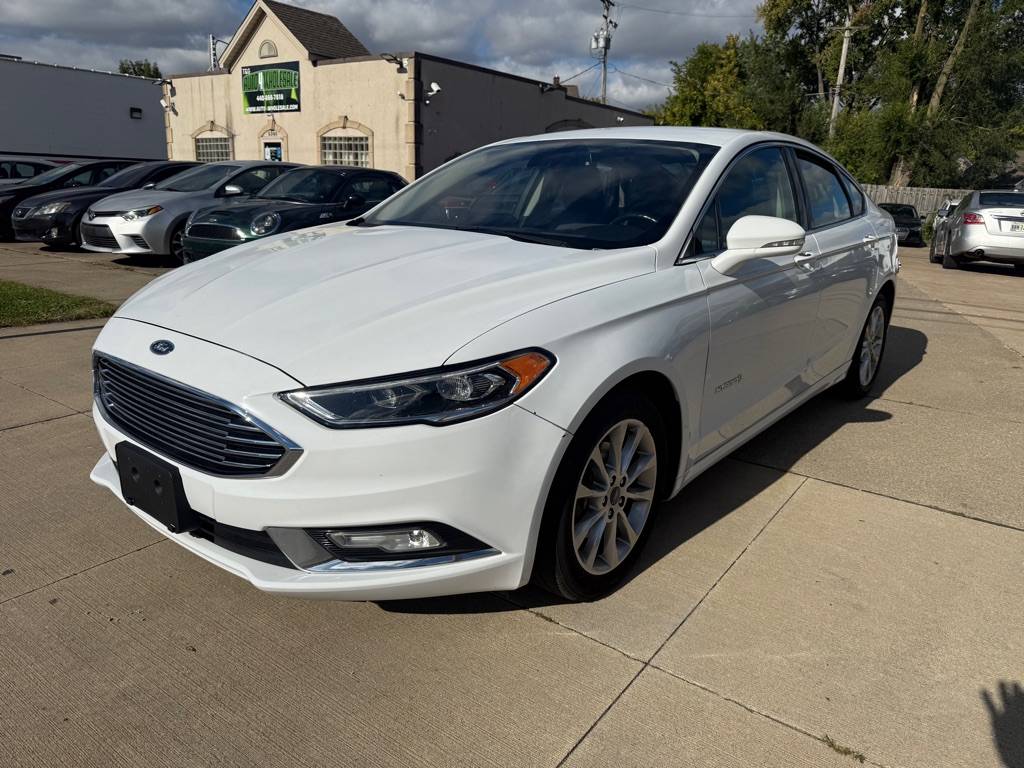 2017 Ford Fusion Hybrid SE — Sedan — 141,730 mi — Parma, OH