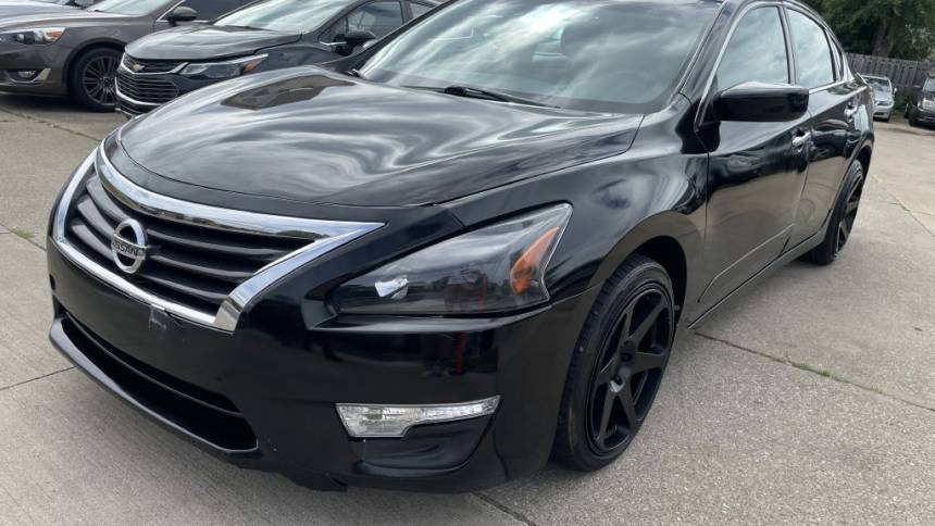 2015 Nissan Altima 2.5 S — Sedan — 173,000 mi — Parma, OH