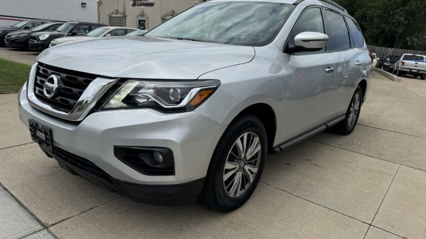 2018 Nissan Pathfinder SV