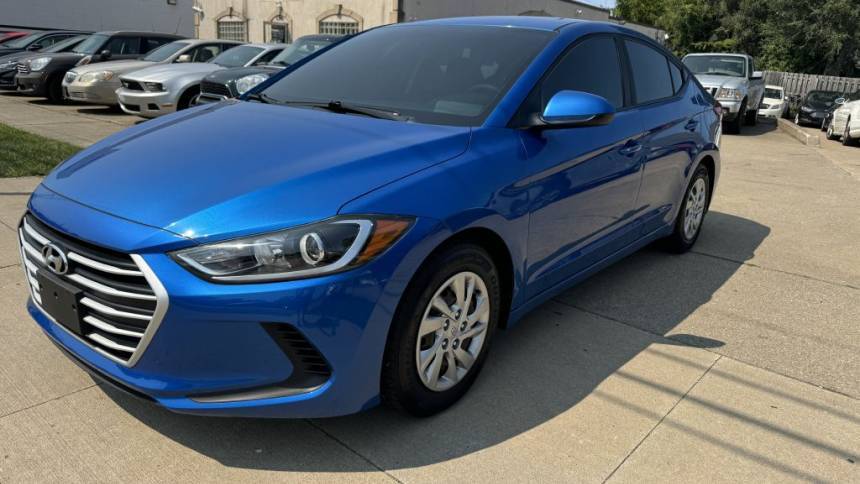 2017 Hyundai Elantra SE — Sedan — 99,450 mi — Parma, OH