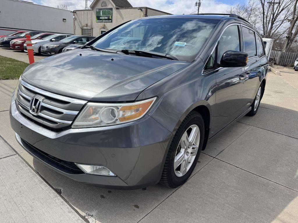 2011 Honda Odyssey Touring — Minivan — 186,933 mi — Parma, OH
