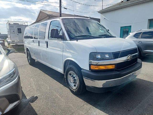 2017 Chevrolet Express Passenger LT — Passenger Van — 48,673 mi — Charlotte, NC