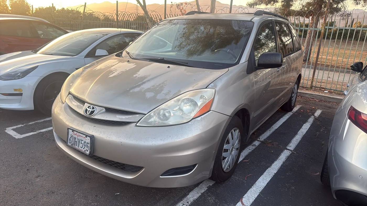 2008 Toyota Sienna CE — Minivan — 155,318 mi — Azusa, CA