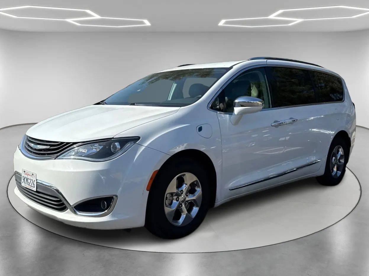 2018 Chrysler Pacifica Hybrid Limited — Minivan — 127,032 mi — Azusa, CA