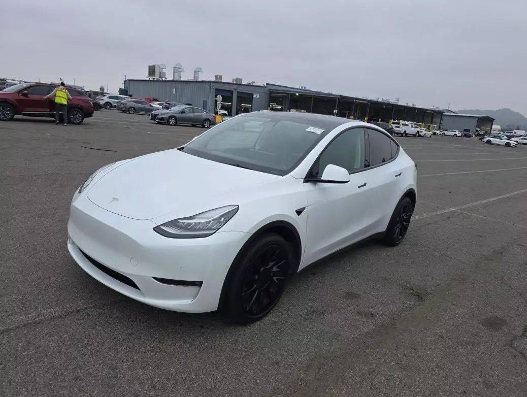 2022 Tesla Model Y Long Range — SUV — 52,662 mi — Los Angeles, CA
