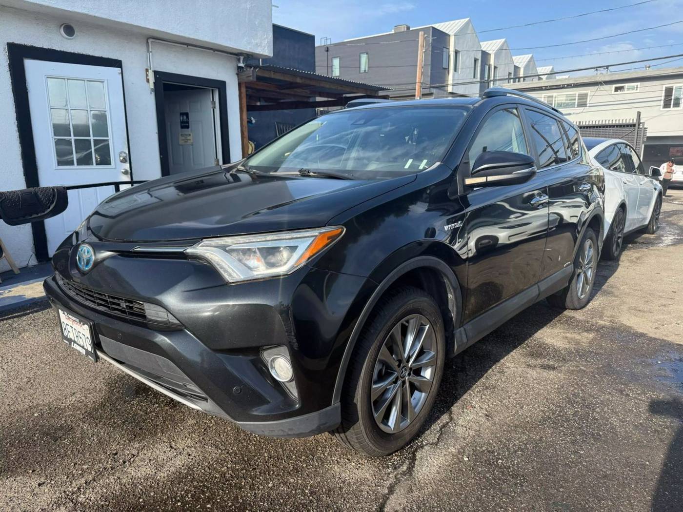 2018 Toyota RAV4 Hybrid Limited — SUV — 139,864 mi — Los Angeles, CA