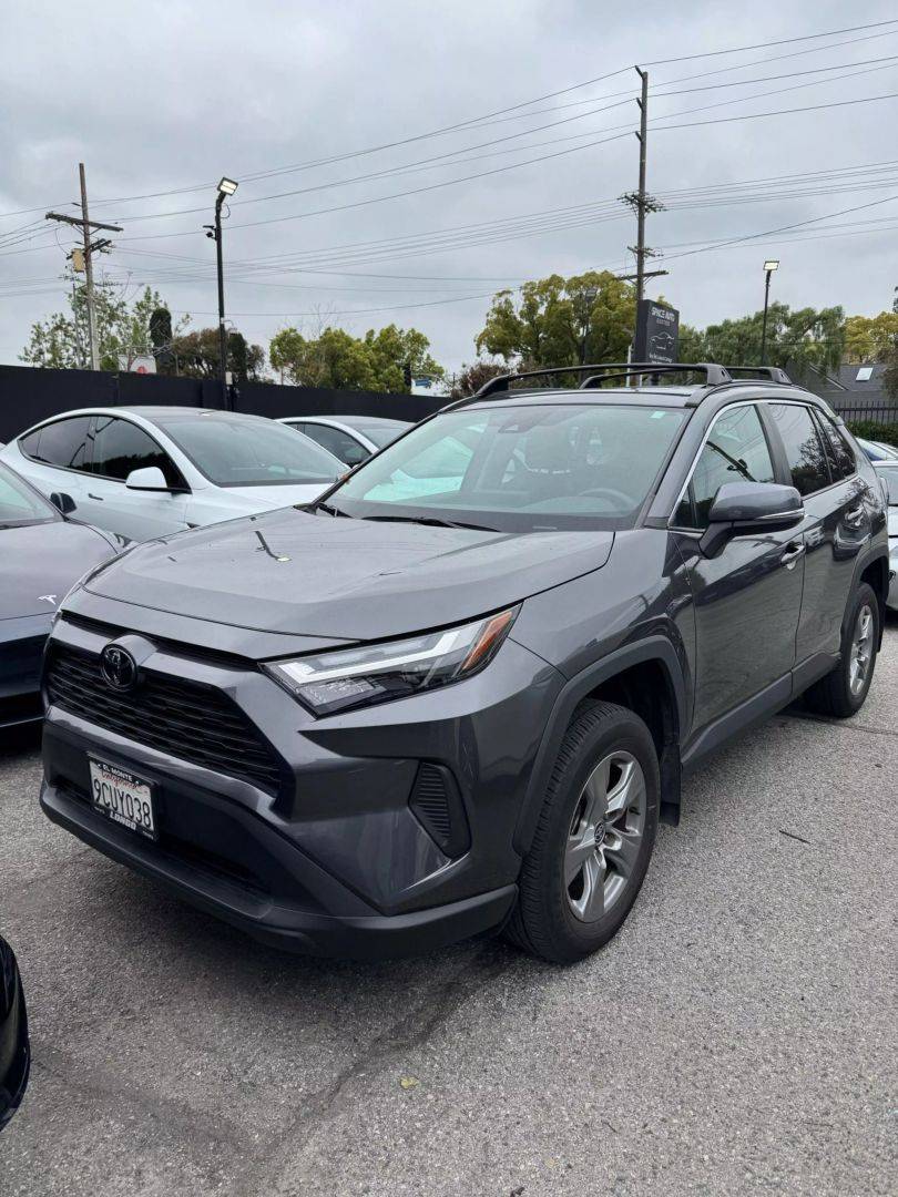 2022 Toyota RAV4 XLE — SUV — 41,140 mi — Los Angeles, CA