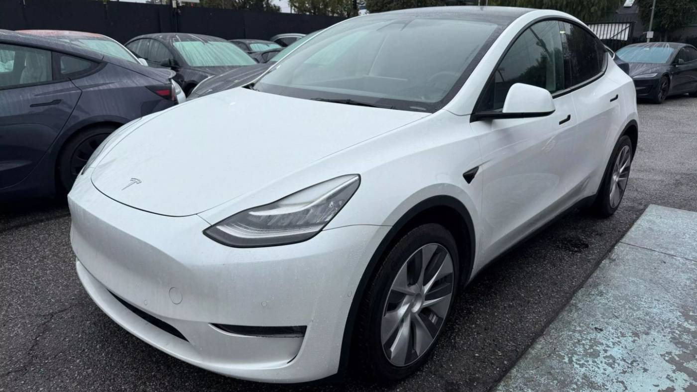 2022 Tesla Model Y Long Range — SUV — 28,671 mi — Los Angeles, CA