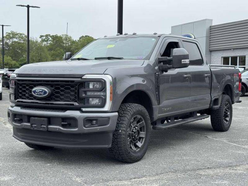 2023 Ford Super Duty F-350 LARIAT — Pickup Truck — 21,617 mi — Patchogue, NY