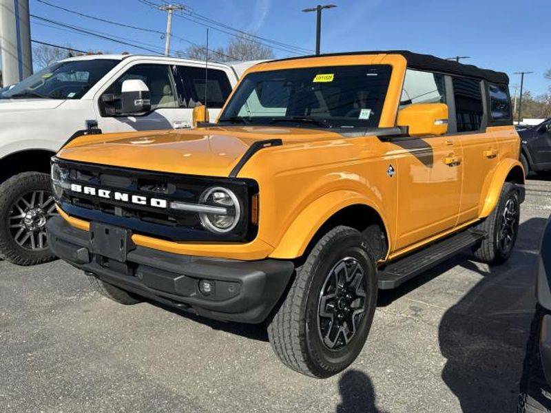 2022 Ford Bronco Outer Banks — SUV — 34,735 mi — Patchogue, NY