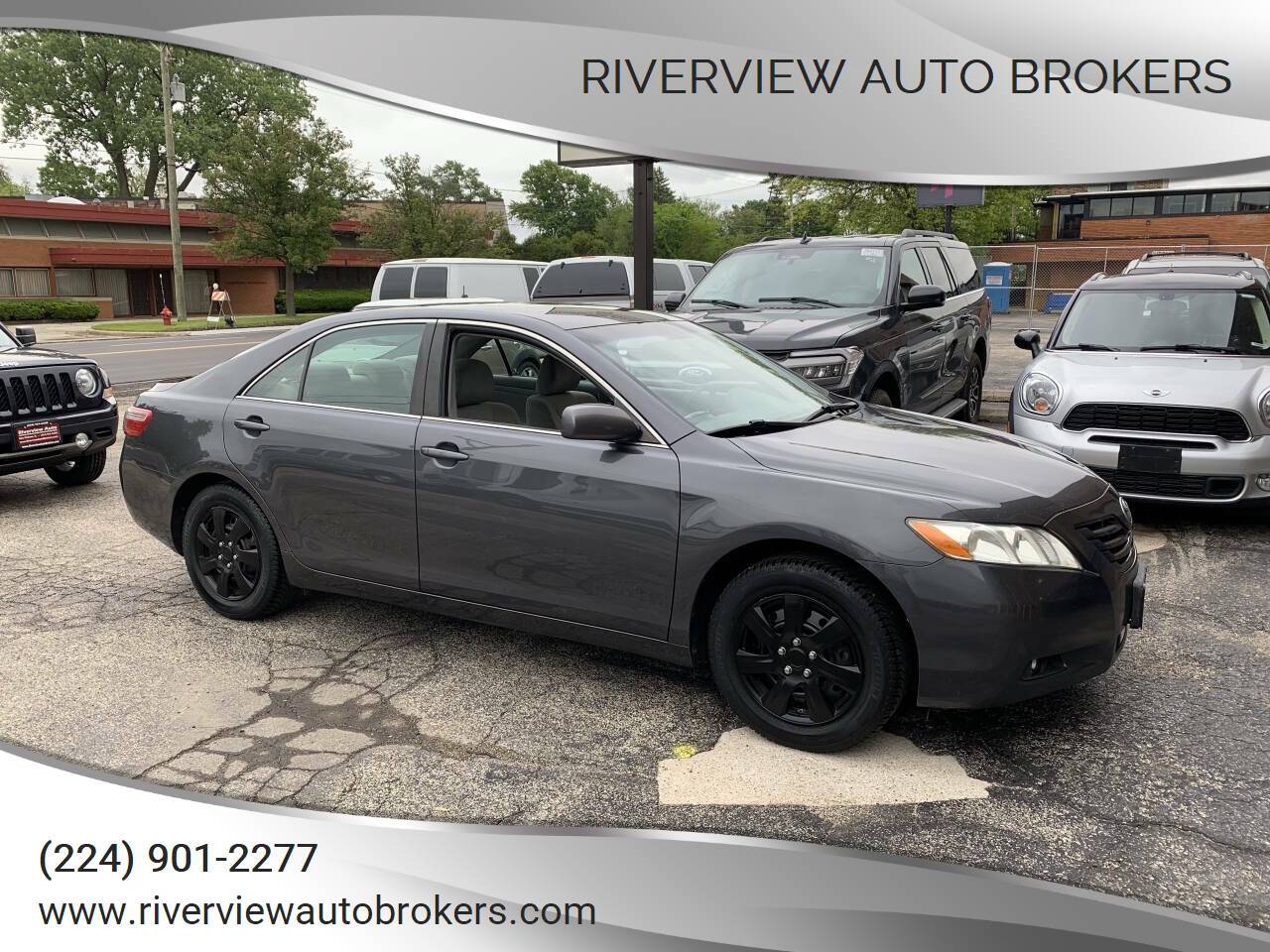 2009 Toyota Camry LE — Sedan — 246,521 mi — Des Plaines, IL