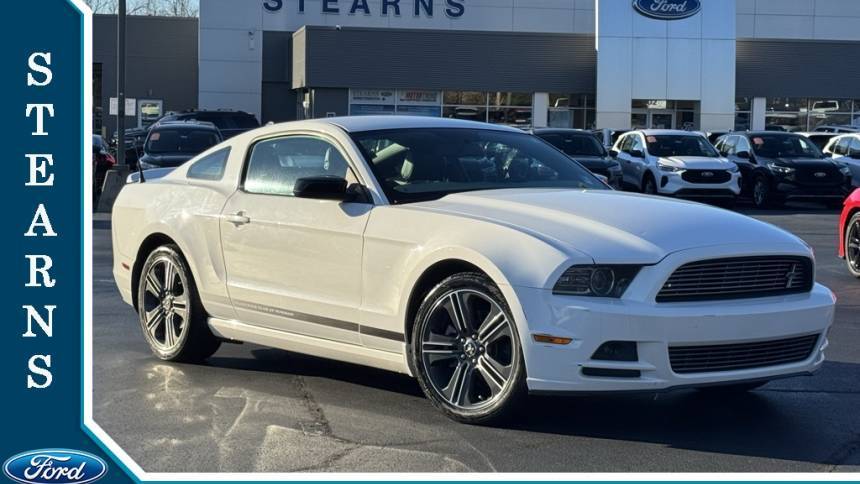 2013 Ford Mustang V6 Premium — Coupe — 159,300 mi — Burlington, NC