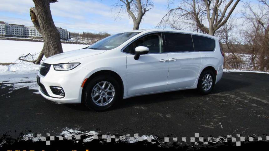 2023 Chrysler Pacifica Touring L — Minivan — 59,039 mi — Troy, NY