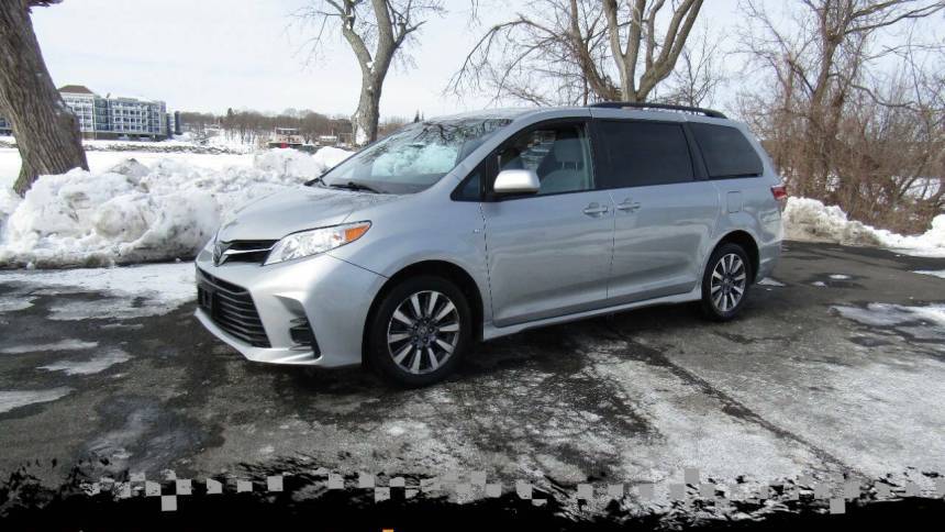 2020 Toyota Sienna LE — Minivan — 18,184 mi — Troy, NY