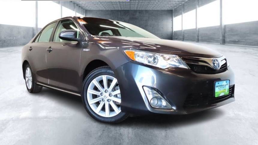 2014 Toyota Camry Hybrid LE — Sedan — 117,098 mi — Escondido, CA