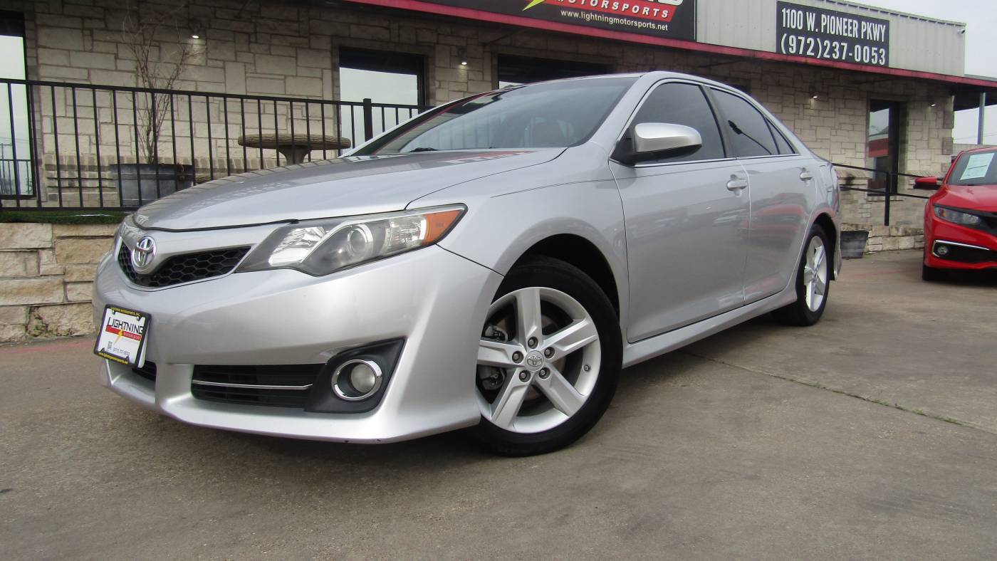 2014 Toyota Camry SE — Sedan — 143,940 mi — Grand Prairie, TX