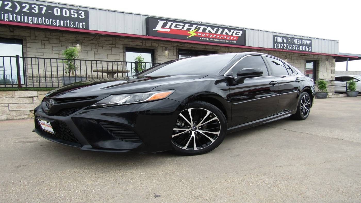 2018 Toyota Camry SE — Sedan — 143,496 mi — Grand Prairie, TX