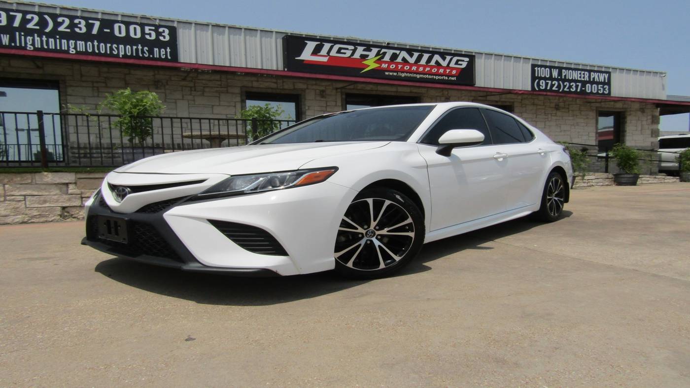 2018 Toyota Camry SE — Sedan — 95,730 mi — Grand Prairie, TX