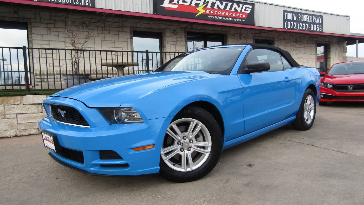 2013 Ford Mustang V6 — Convertible — 147,882 mi — Grand Prairie, TX