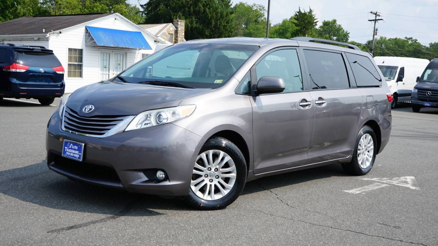 2017 Toyota Sienna XLE Premium — Minivan — 75,724 mi — Manassas, VA