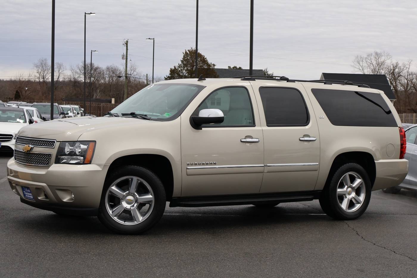 2014 Chevrolet Suburban 2WD 4dr LT, image size:1400x933
