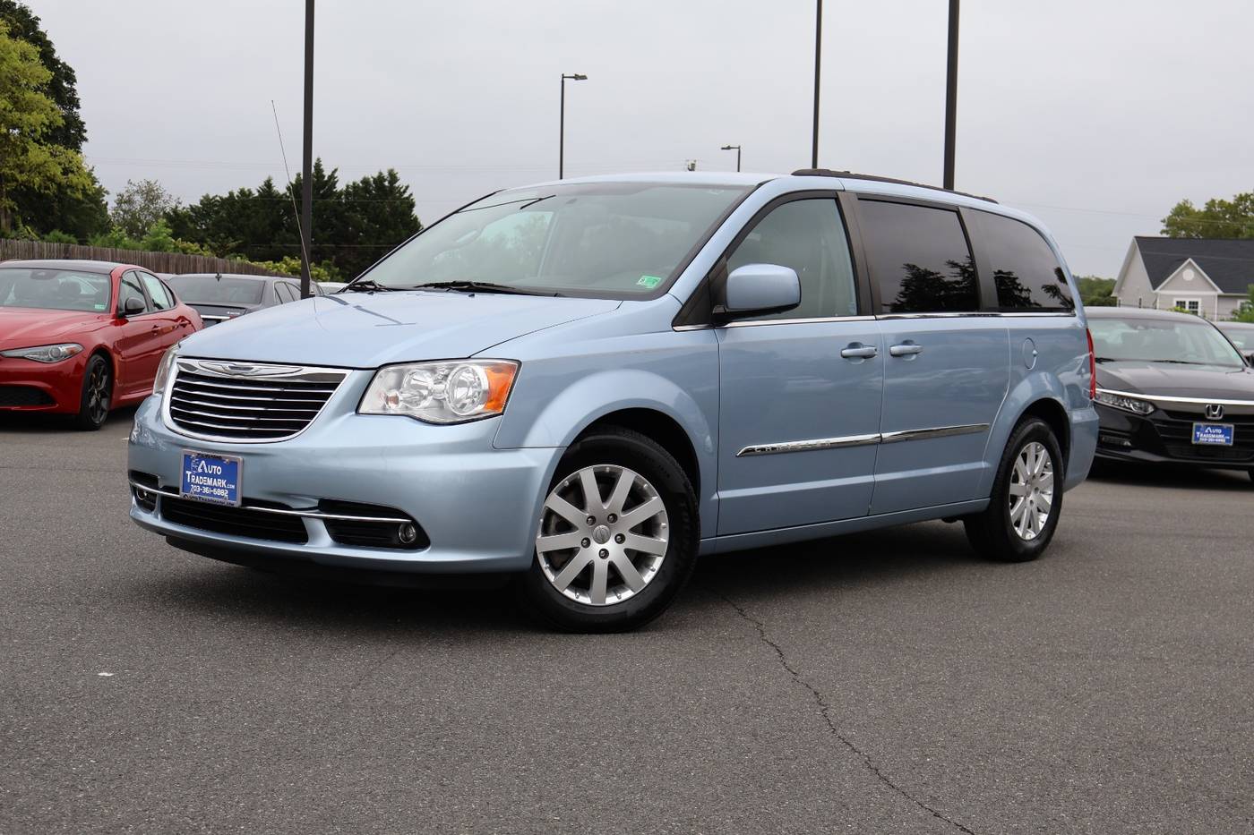 2013 Chrysler Town & Country Touring — Minivan — 71,592 mi — Manassas, VA